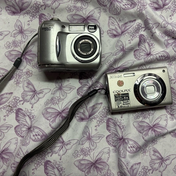 2 Vintage Nikon CoolPix Digital Cameras
